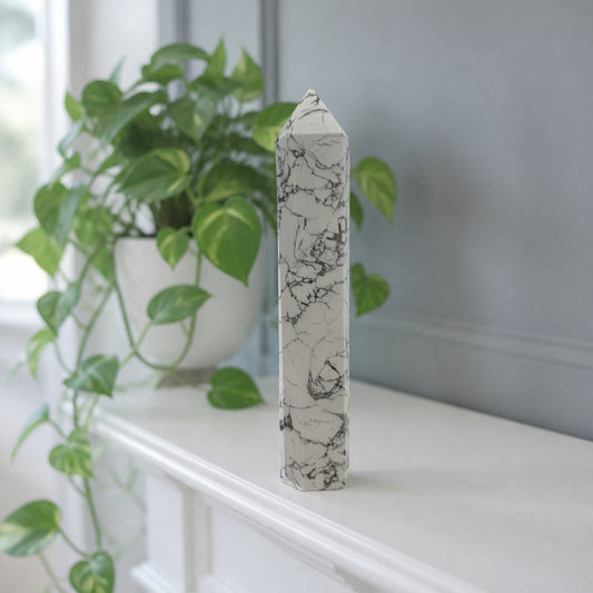 Howlite tower, lifestyle
