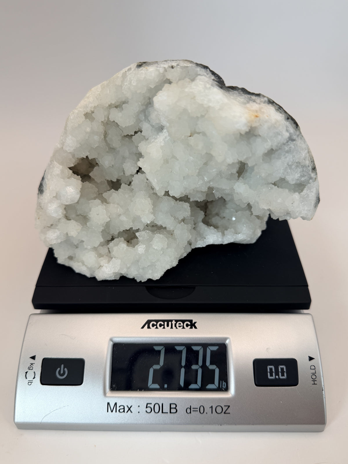 White quartz geode, weight
