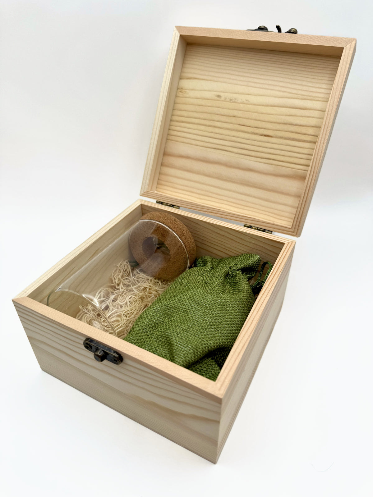 pouch-green-in-box.jpg
