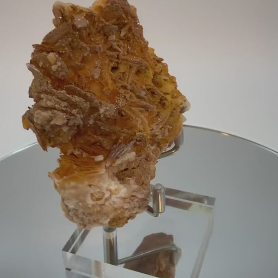 Vanadinite on barite specimen rotating video