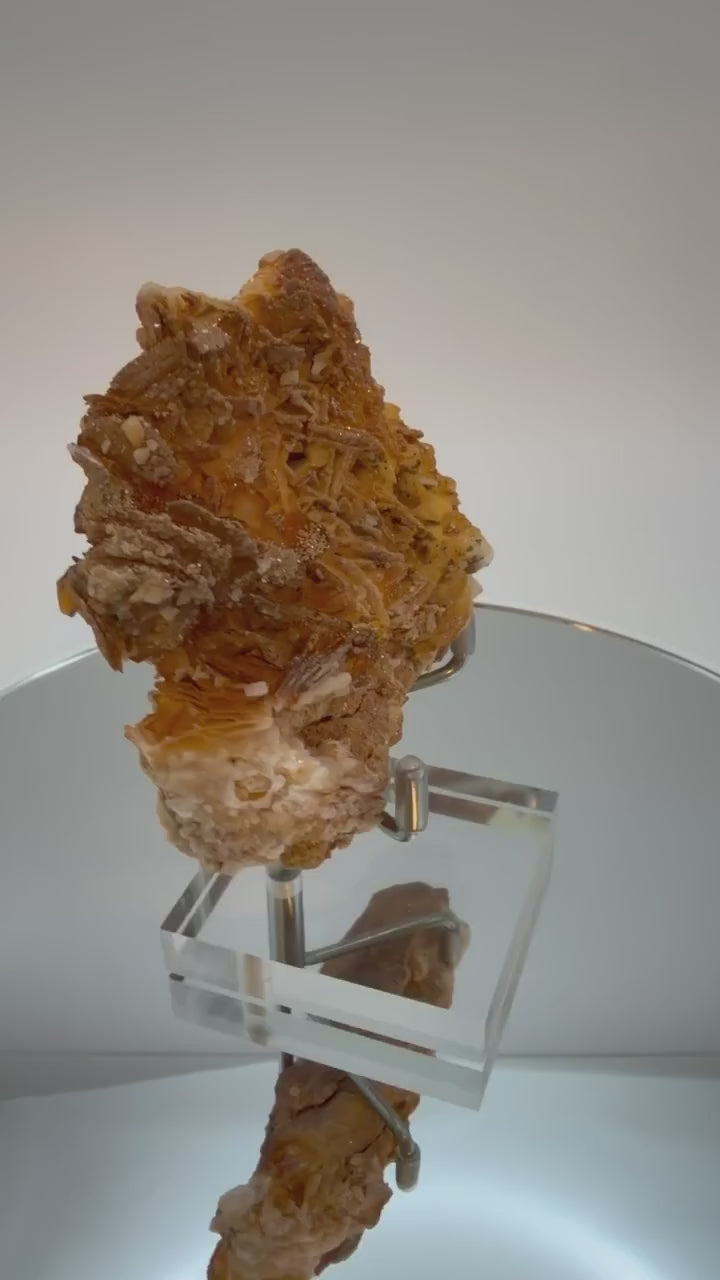 Vanadinite on barite specimen rotating video