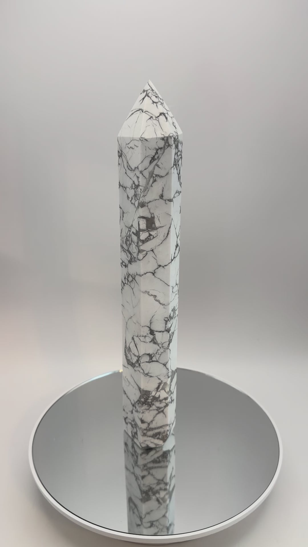 Howlite tower, video