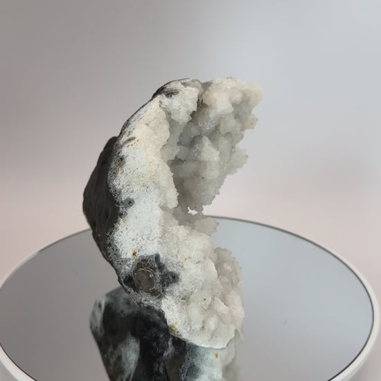 White quartz geode, video
