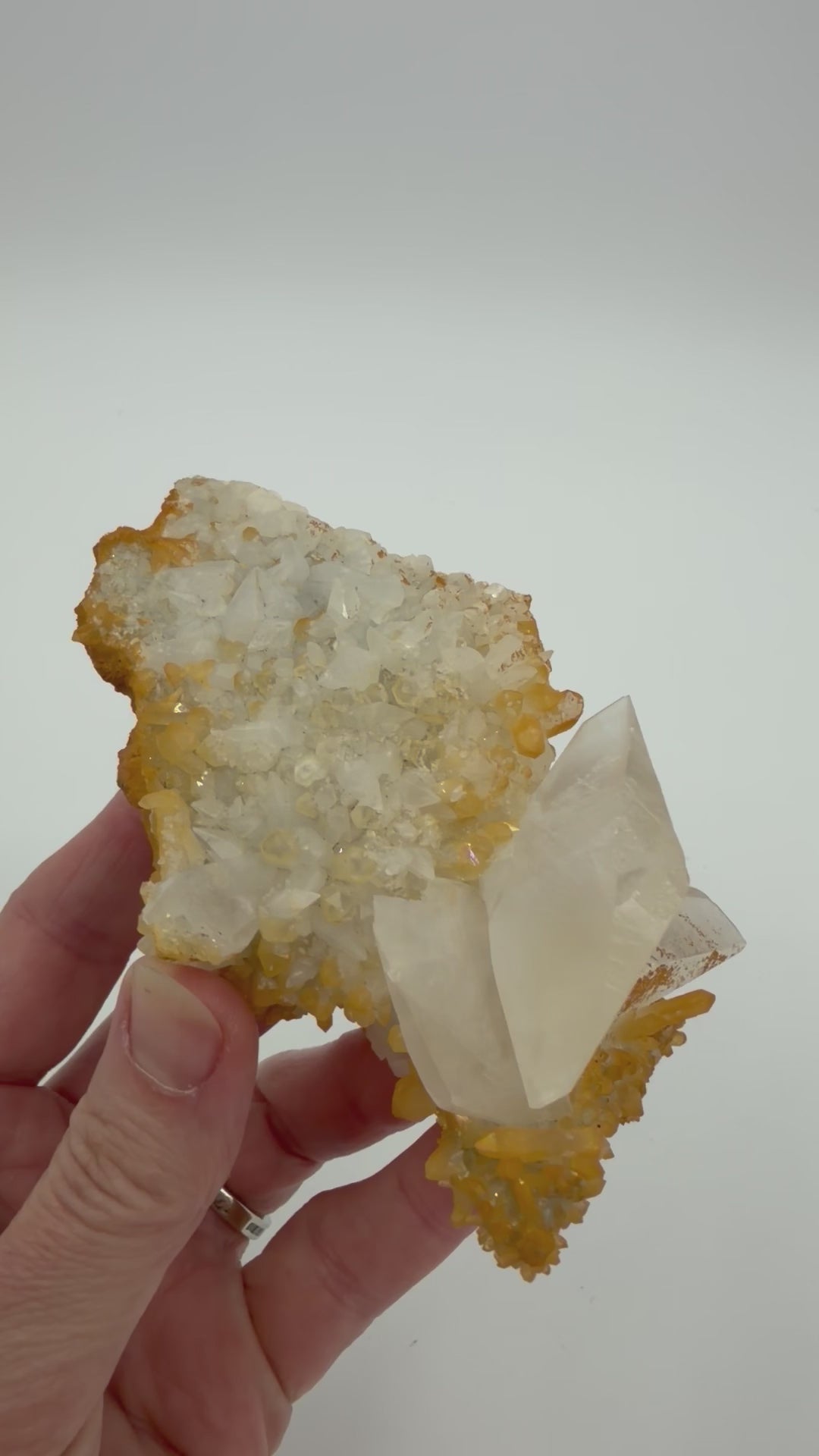 calcite-quartz.mp4
