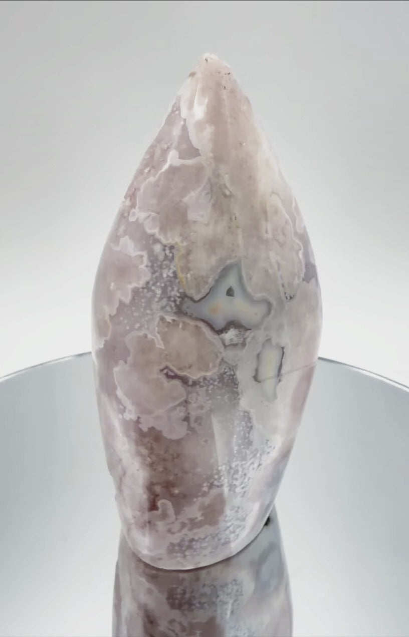 Rotating video of the Pink Flower Agate flame