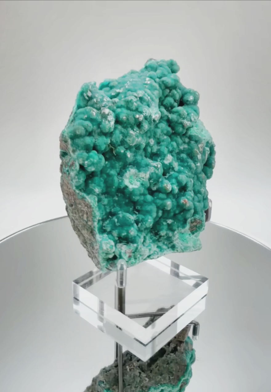 Teal hemimorphite crystal specimen video showing all angles