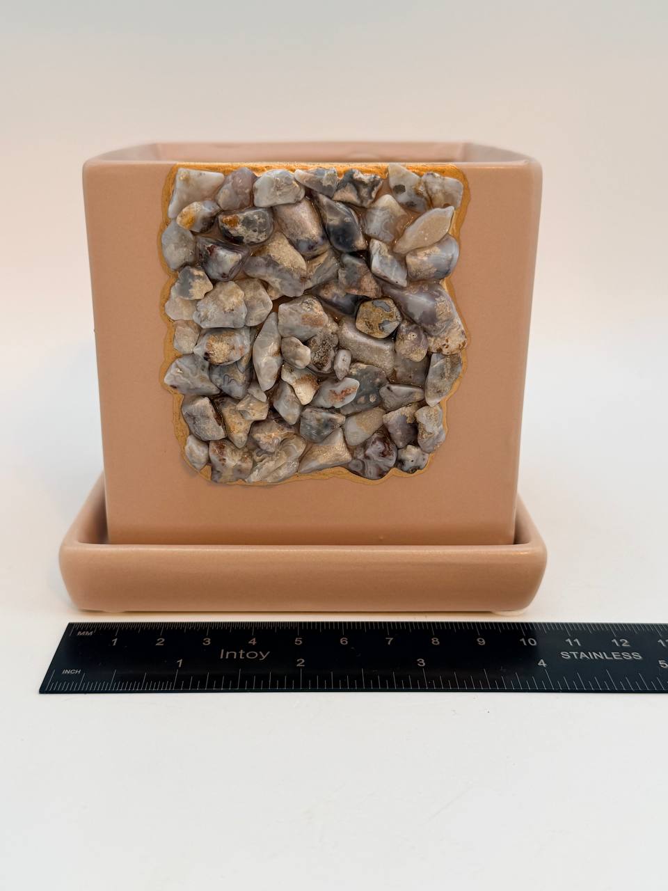 Crystal chip planter 4 inches wide with ruler